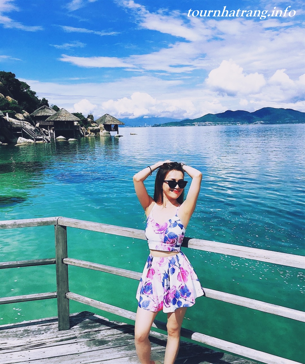 di vinh ninh van tu tuc chup hinh tet ga